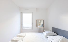 3 Bedroom Flat Close Montmartre